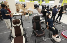중소기업제품박람회에서 의료기기 체험