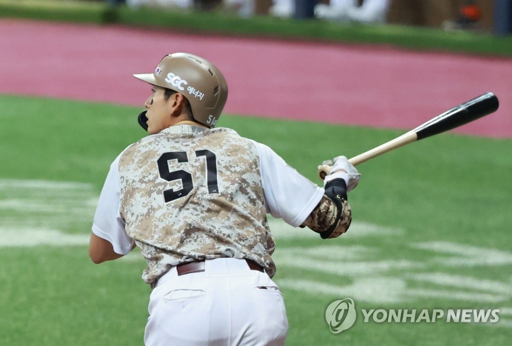 이정후, 연이어 2루타 기록하며 MLB 득점 포인트 선두 등극