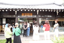 [도시재생 현장을가다] ④가난한 달동네가 벤치마킹 필수코스로