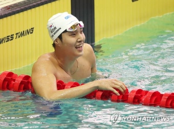 김우민, 자유형 800ｍ 7분49초97…박태환 기록에 0.04초 차