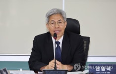 인사말하는 권영국 변호사