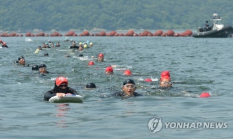 해군 맨몸 원거리 수영 훈련