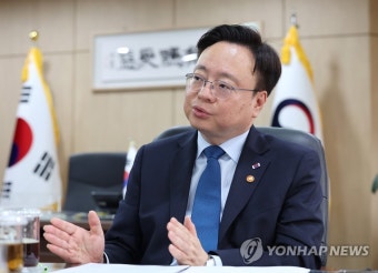 질문에 답변하는 조규홍 복지부 장관