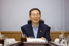 이종호 장관 "의사과학자, 독립 연구자 되기까지 촘촘 지원"