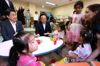 어린이집 현장 찾은 이주호 부총리-조규홍 장관