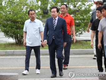 박홍률 전남 목포시장, '선거법 위반' 선고공판 출석