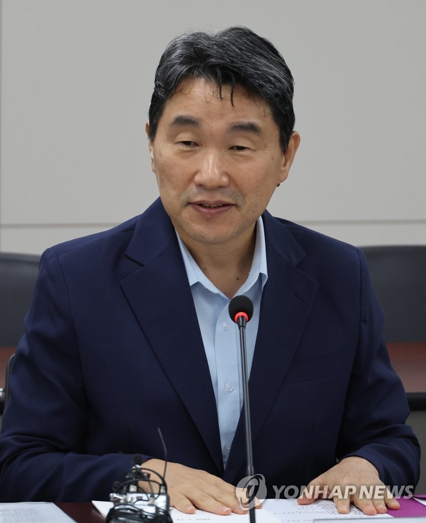 한 대행 이어 최상목 사퇴...이주호 대행이 대통령 권한대행으로 새로운 임무 맡아 