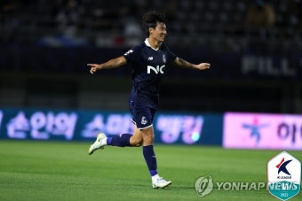 프로축구 이랜드, 부산 공격수 박정인 영입…김정환과 트레이드