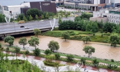 폭우로 물 불어난 대전 진잠천