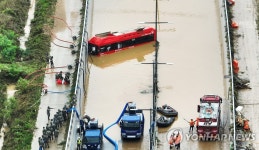 궁평2지하차도 침수, 구조작업 진행