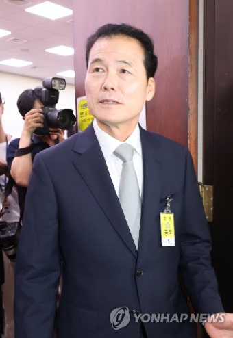 인사청문회장 나서는 김영호 통일부 장관 후보자