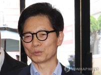 윤리위 참석하는 황정근 위원장