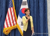 발언하는 영 김 미국 연방 하원의원