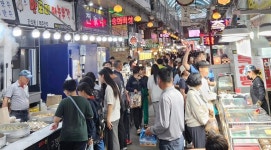 [도시재생 현장을가다] ⑪연 800만명 찾는 맛집 투어 전통시장