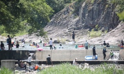 폭염엔 물놀이가 최고