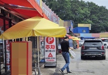 [현장] 을왕리해변 상가 호객 여전…피서객은 짜증