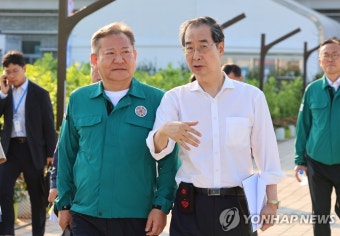 잼버리 대회장 방문한 한덕수 총리와 이상민 장관