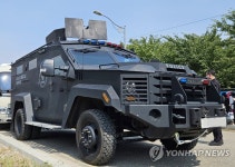 펜타포트 록페에 등장한 장갑차