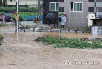 [태풍 카눈] 대구서 1명 사망, 1명 실종 신고…경북 대피·고립 구조 이어져