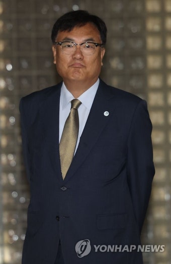 '노무현 명예훼손' 정진석 징역 6개월