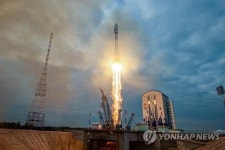 러시아, 47년 만에 달 탐사선 발사…달 남극 착륙 시도(종합)