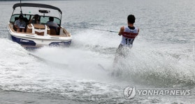 춘천국제레저대회 개막…수상스키·웨이크스포츠 물 위 질주