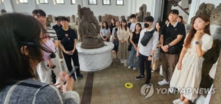 인도네시아 국립박물관 찾은 CMK 아세안 스쿨 학생들