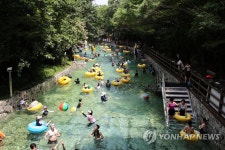 다시 온 폭염에 월출산기찬랜드 물놀이장 인기