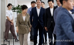 박근혜, 박정희대통령 역사자료관 방문