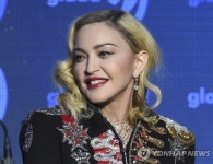 65세 생일맞은 마돈나 병치레 뒤 사람들 돕기에 더 진심