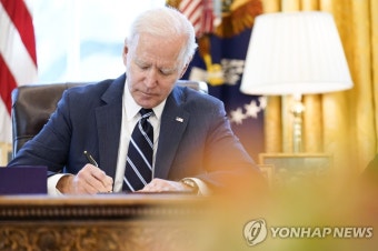 美 OK에도 우크라 F-16 빨리 못 받는 이유는…