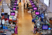 [현장] 추석 굴비세트 받겠나…심각해진 노량진수산시장