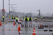 서강대교에 설치된 군·경 합동 교통통제소