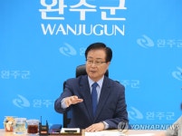 유희태 완주군수, 전북환경청장 만나 소각장 생기면 주민 고통