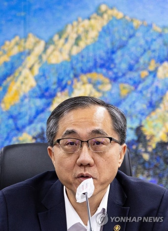 제2차 북한 인권 정책협의회 인사말 하는 문승현 통일부 차관