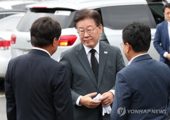 대전현충원 찾은 이재명 대표