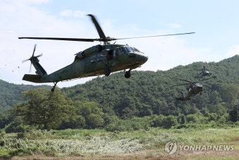 공중강습작전 하는 한미 연합 헬기