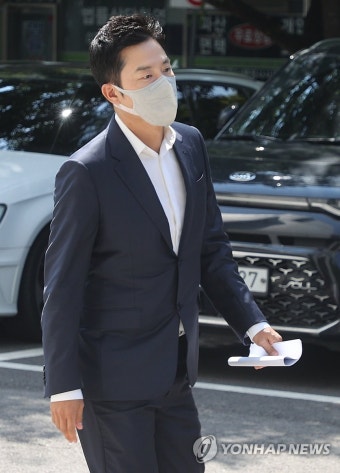 영장실질심사 출석하는 안성현