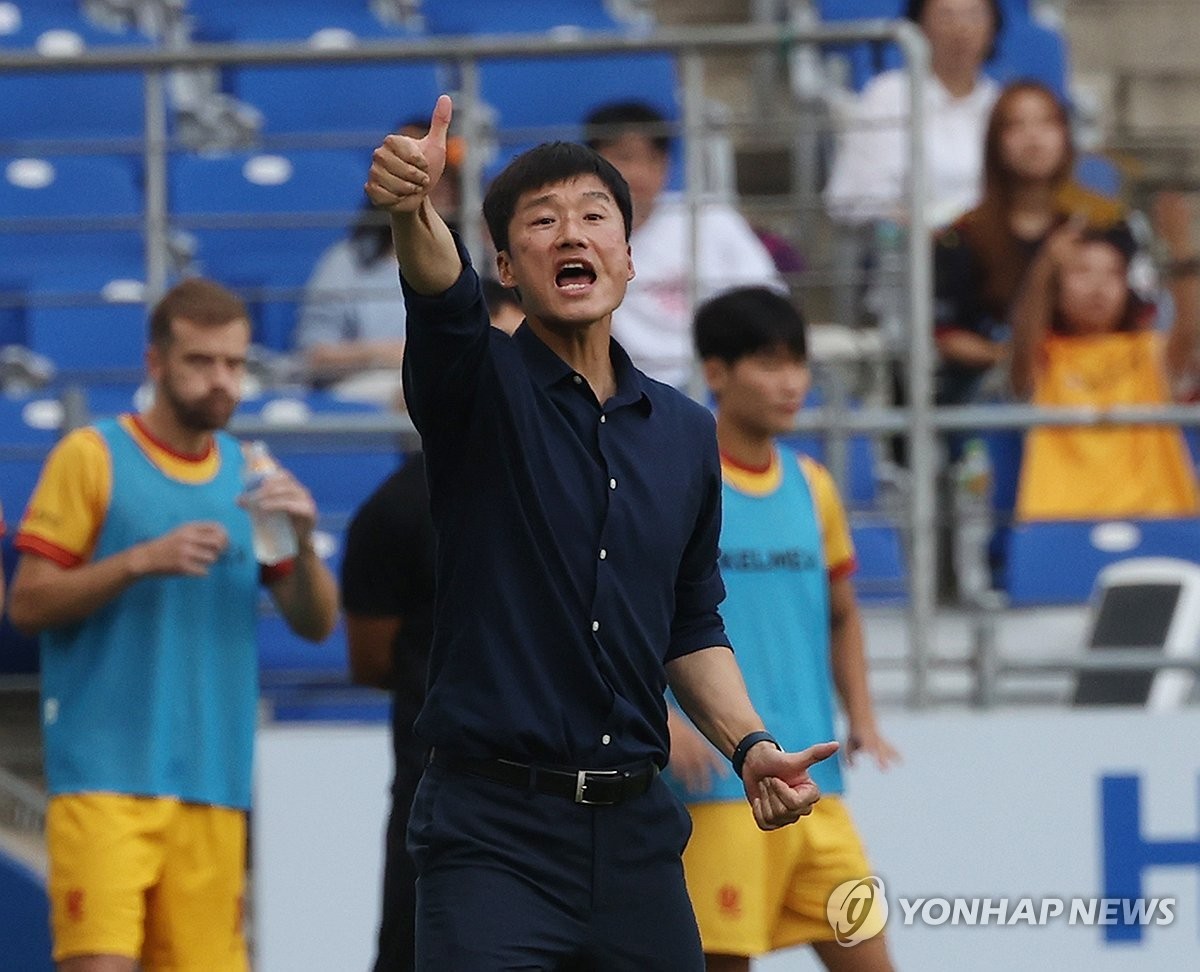 광주FC, 주장 최경록과 2년 재계약…팀의 주축으로 활약 (85자)