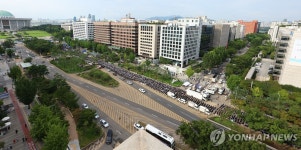 의사당대로 가득 메운 추모 집회 참가자들