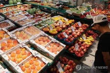 8월 물가 다시 3%대...추석 앞두고 과일값 껑충
