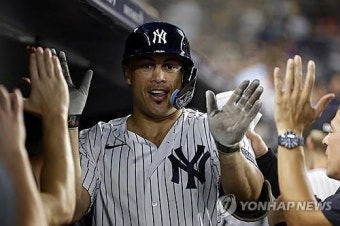 양키스 강타자 스탠턴, 통산 400홈런…역대 4번째 최소경기