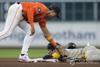 김하성, MLB 개인 한 경기 최다 타이 3도루…멀티히트에 2타점