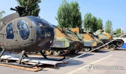 광주시, 5·18 진압 동일 기종 장갑차·헬기 설명회 거쳐 전시