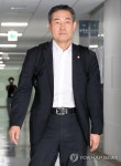 출근하는 국방부 장관 후보자