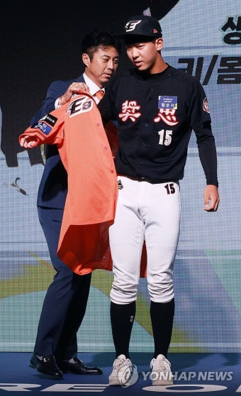 황준서, 한화 이글스 행