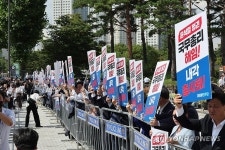 더불어민주당, 내각 총사퇴·국무총리 해임 촉구 피켓시위