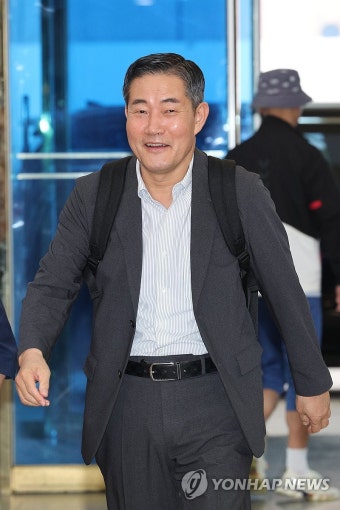 인사청문회 준비 사무실 향하는 신원식 후보자