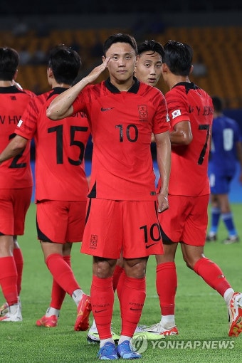 조영욱 '골 신고'