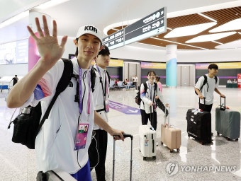 손 흔드는 태권도 장준